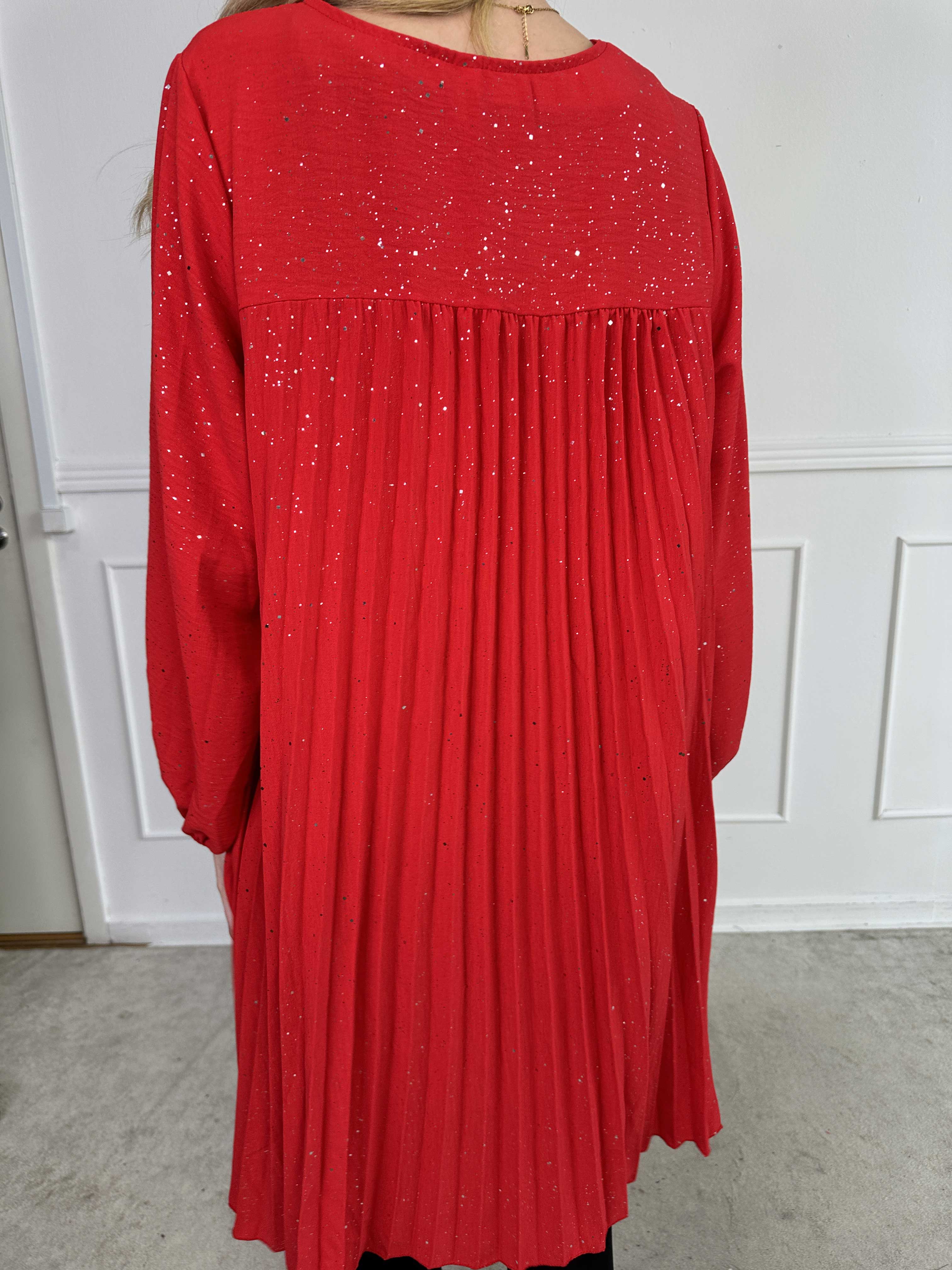 Nancy Glitter Short L/S - Plisseret kjole med lommer og glimmer